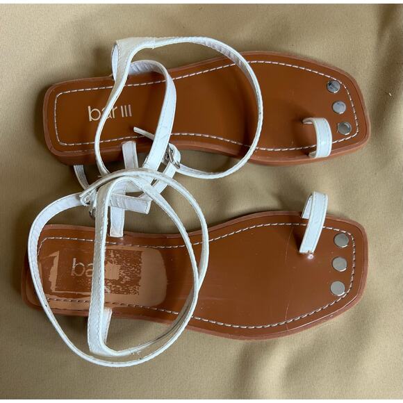 Bar III Ryanne White Patent Toe Loop Dressy Sandals 6.5 New - Picture 1 of 4
